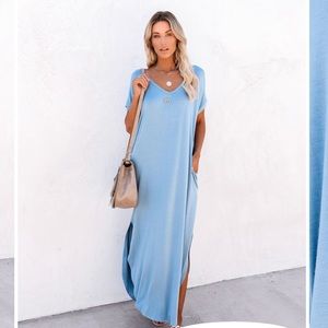 Maxi dress with pockets